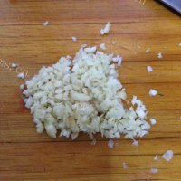 美味的金蒜菜心做法图解2)