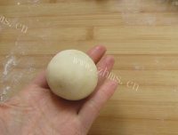 自制枣泥菊花酥做法图解15)