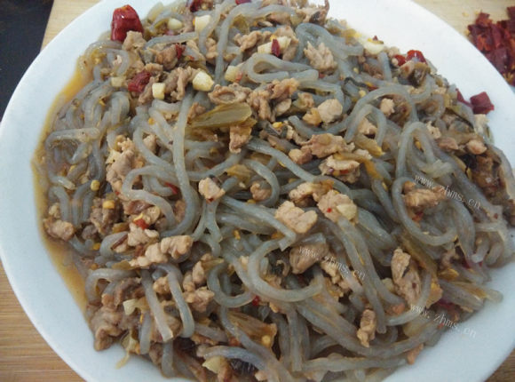 独特的泡菜苕粉肉丝