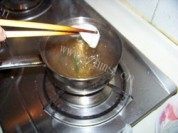简单的炸虾片做法图解3)