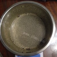 美味的红糖红枣核桃面包做法图解3)