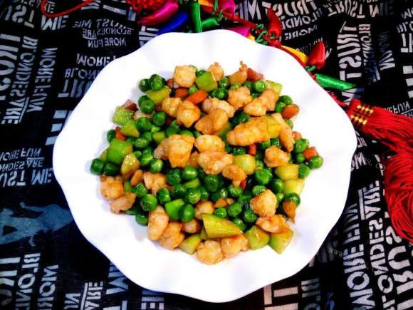 色泽鲜亮的豌豆虾仁