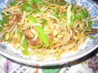 色味俱全的炒绿豆芽