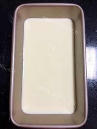 自制无油酸奶蛋糕做法图解7)