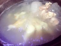 美味的龙骨花胶汤做法图解9)