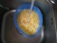 易做的土豆饼做法图解3)