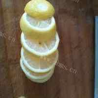 唇齿留香的柠檬蜂蜜水的做法图解二