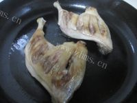 美味的酱烧鸭腿做法图解2)