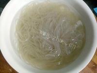家常菜菠菜拌粉丝做法图解4)