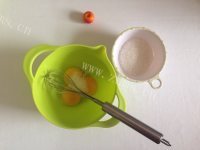 自制原味小蛋糕做法图解3)