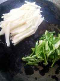 家常菜土豆肉丝做法图解2)