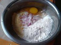 家常鸡蛋饼做法图解3)