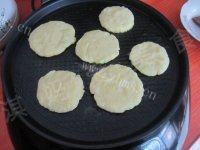 自己做的葱香土豆饼做法图解11)
