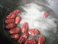 色泽鲜亮的红枣汤圆做法图解2)