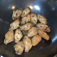 美味的苹果烧鸡翅做法图解3)