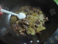 家常菜香菇土豆片做法图解11)