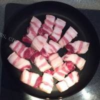 美味的橙皮红烧肉做法图解3)