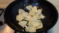 美味葱香土豆炒黄金豆腐做法图解7)