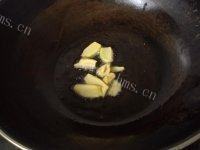 滋补的松茸菌炖鸡做法图解4)