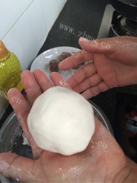 自制红豆糯米饼做法图解4)