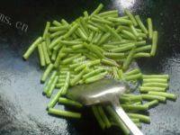 健康的玉米炒豇豆做法图解4)