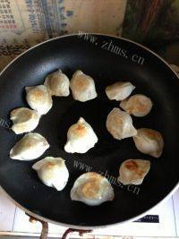 十分诱人的煎饺做法图解3)