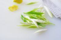 家常菜葱香豆腐做法图解1)