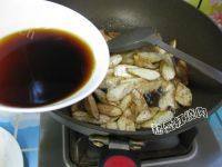 家常菜虾子焖茭白做法图解10)