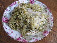 下饭的酸菜炖排骨做法图解5)