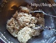 自制葡萄干燕麦饼干做法图解5)