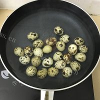 虎皮鹌鹑蛋做法图解2)