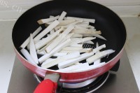 家常菜杏鲍菇烧肉做法图解7)