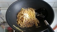 家常菜醋溜土豆丝做法图解10)