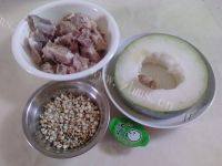 美味的薏米冬瓜排骨汤做法图解1)
