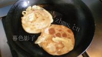 好吃的街头小吃鸡蛋灌饼做法图解8)