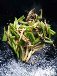 家常菜茶树菇炒牛肉做法图解5)