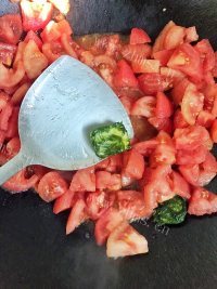 美味的茄汁肉酱乌冬做法图解4)