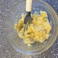 自制香蕉戚风蛋糕做法图解2)