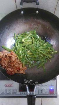 家常菜青椒肉片做法图解7)