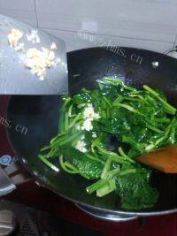 香飘的蒜蓉菠菜做法图解5)