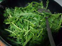 香飘的清炒茼蒿做法图解5)