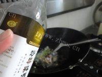 木耳炒西兰花自制做法图解5)