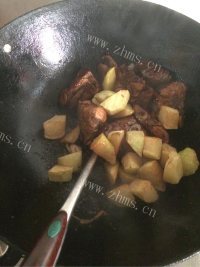 色香味浓的红烧排骨做法图解6)