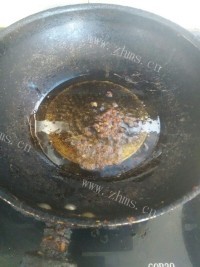 回味无穷的水煮鱼做法图解5)