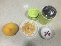 好吃的黄桃银耳汤做法图解1)