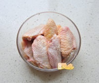 板栗烧鸡翅做法图解2)