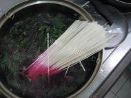 家常苋菜鸡蛋面做法图解3)