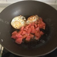 香气浓郁的西红柿鸡蛋面的做法图解三