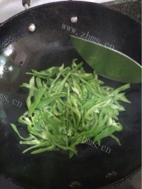 食欲满满的青椒肉片做法图解4)