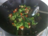 特色菜西兰花炒虾仁做法图解6)